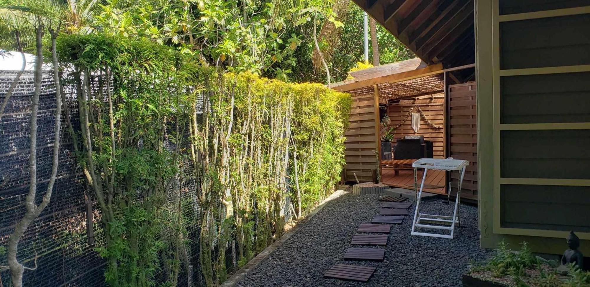 Faaora Lodge, Little Paradise Haapiti Exteriör bild